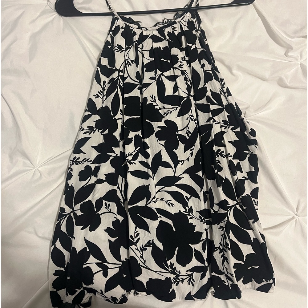 SHEIN Tank top. Black and white. Fits like an XL